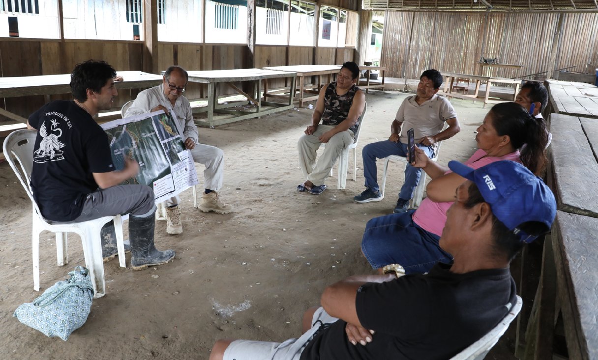 Reunión con la comunidad de Puerto Miguel
